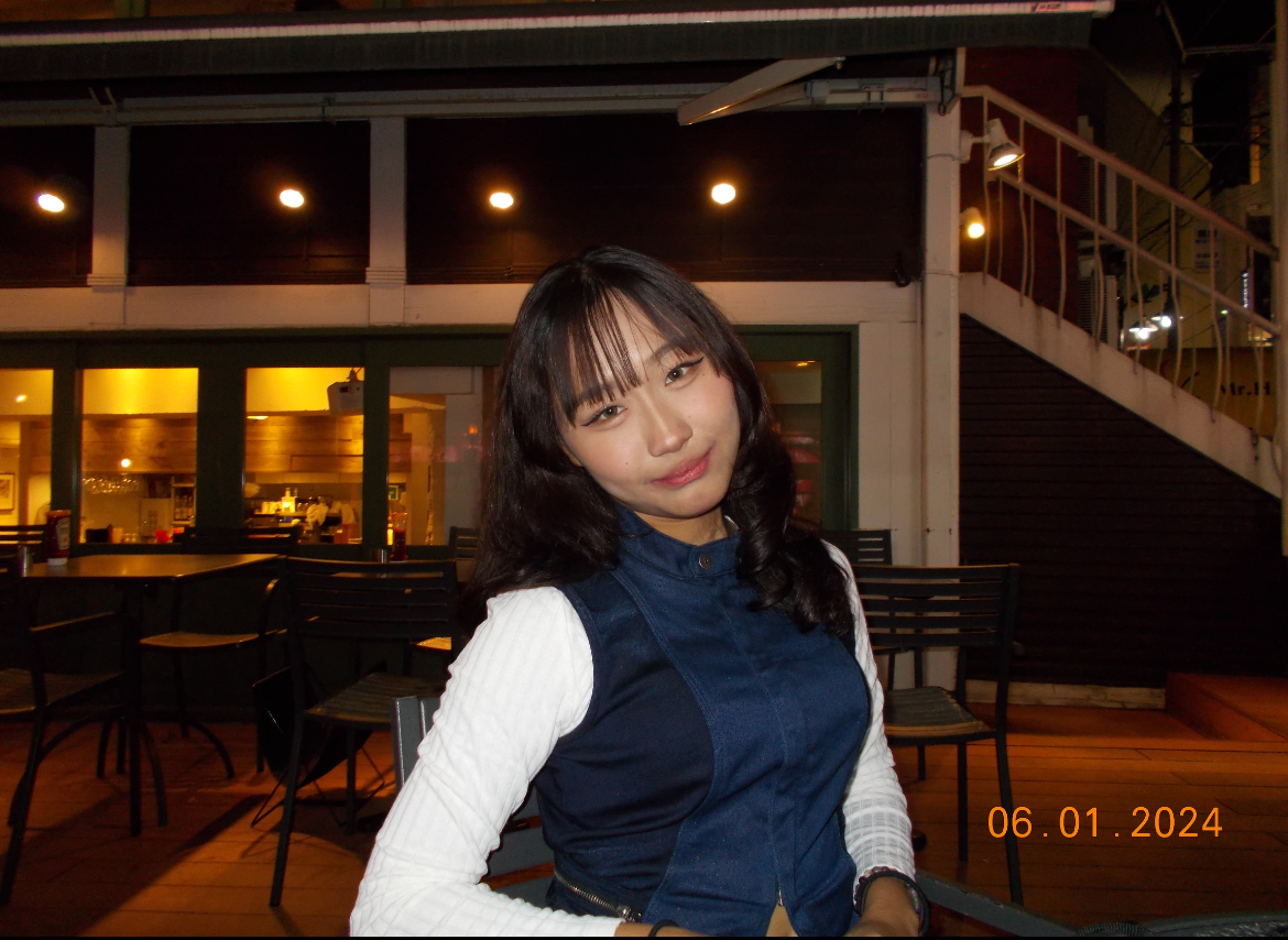 Hazel (Phu Thit Wai Si)